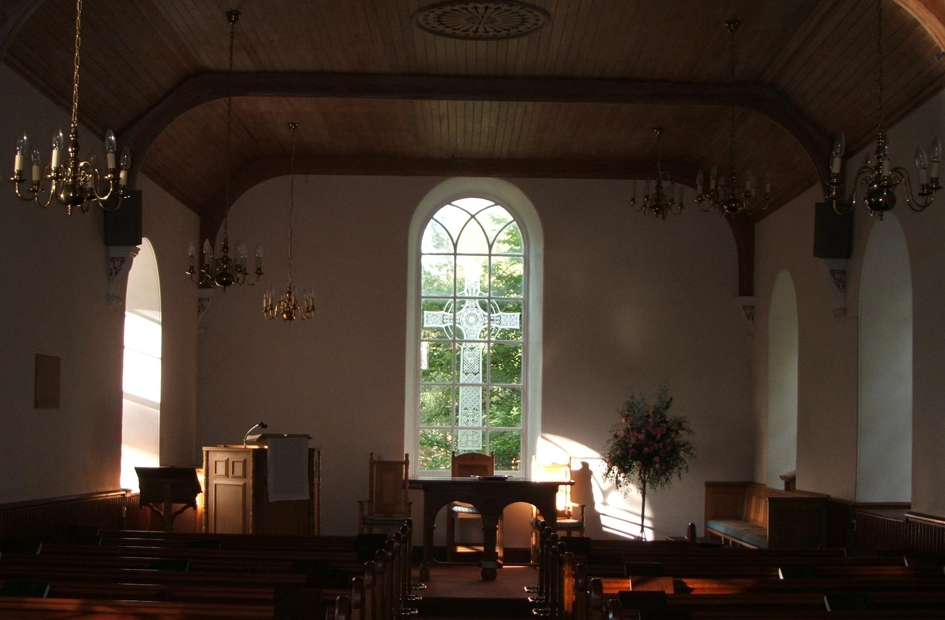 Photo of the etched-glass window at Insh Church